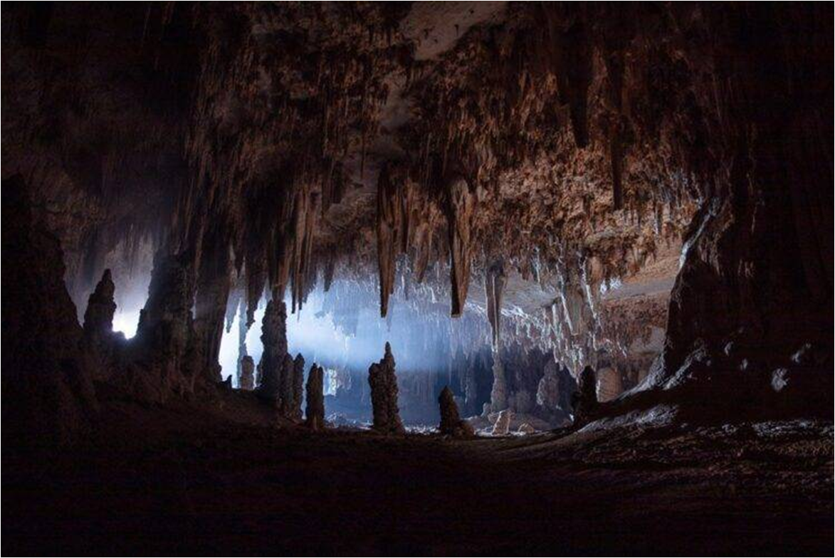 Hoq cave